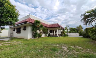 4 Bedroom House with spacious Garden for RENT in Angeles City Pampanga