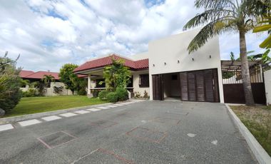 4 Bedroom House with spacious Garden for RENT in Angeles City Pampanga