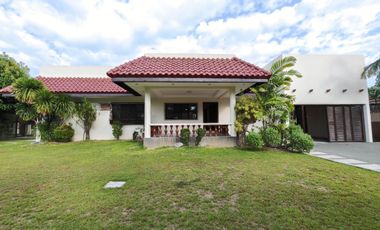 4 Bedroom House with spacious Garden for RENT in Angeles City Pampanga