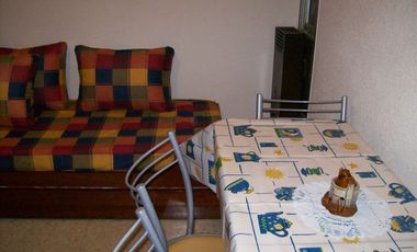 Monoambiente dividido con balcón en venta en plaza Colón
