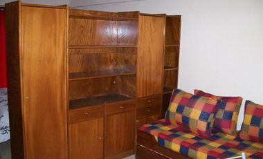Monoambiente dividido con balcón en venta en plaza Colón