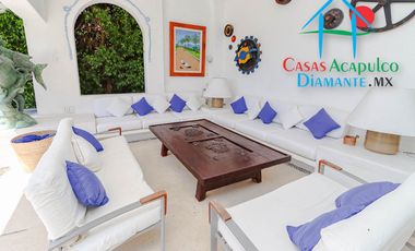 Hermosa casa en renta vacacional. Con alberca y jardín privados. Vista al mar