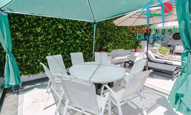 Hermosa casa en renta vacacional. Con alberca y jardín privados. Vista al mar
