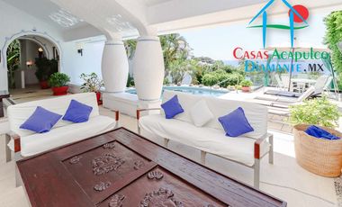 Hermosa casa en renta vacacional. Con alberca y jardín privados. Vista al mar