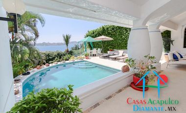 Hermosa casa en renta vacacional. Con alberca y jardín privados. Vista al mar