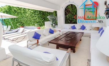 Hermosa casa en renta vacacional. Con alberca y jardín privados. Vista al mar