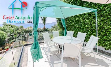 Hermosa casa en renta vacacional. Con alberca y jardín privados. Vista al mar