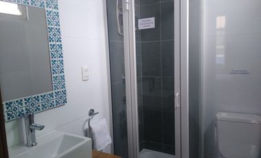 Venta de Casa Hostal en Valparaiso, 8 habitaciones 10 baños, equipado.