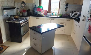 SE VENDE PARCELA CON CASA HERMOSA VISTA