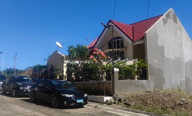 Discover Awesome Living: 3BR Overlooking House in Azienda Milan, Talisay