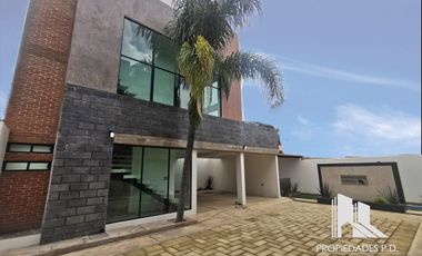 Casa en venta con alberca en Ahuatepec, Cuernavaca Morelos
