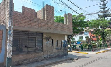 Se Vende Casa En Esquina A 5 Minutos De Plaza Norte - Los Olivos