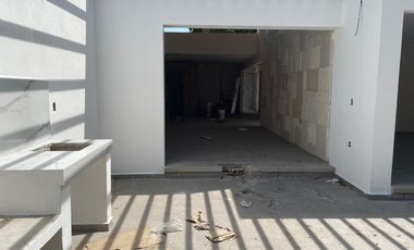 CASA EN VENTA DE UN SOLO NIVEL CON ALBERCA Y JARDÍN PRIVADO EN YAUTEPEC.