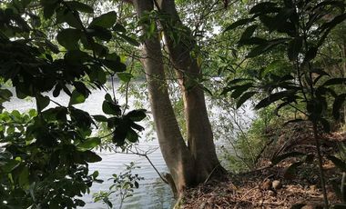 Terreno con casa en Playa de Vaca, Medellin. GVT-0240