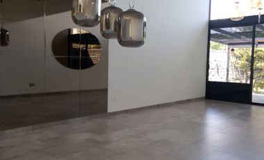 CELDAS FOTOVOLTAICAS  4 Recámaras  una en planta baja, dos con vestidor y baño completo.