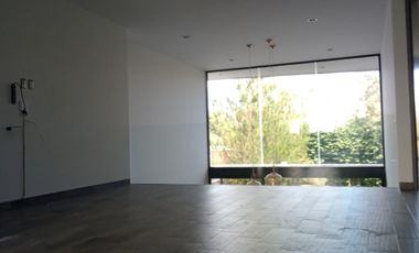 CELDAS FOTOVOLTAICAS  4 Recámaras  una en planta baja, dos con vestidor y baño completo.