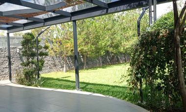 CELDAS FOTOVOLTAICAS  4 Recámaras  una en planta baja, dos con vestidor y baño completo.