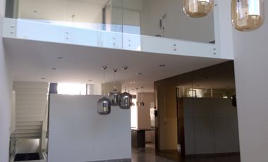 CELDAS FOTOVOLTAICAS  4 Recámaras  una en planta baja, dos con vestidor y baño completo.