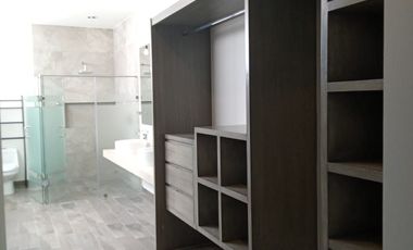 CELDAS FOTOVOLTAICAS  4 Recámaras  una en planta baja, dos con vestidor y baño completo.