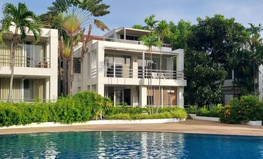 3-storey villa of 364 sqm close to pool and beach in Crystal Beach, Rayong.