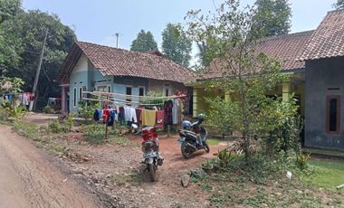 Rumah Pinggir Jalan Dekat Kampus UIN 2 Banten