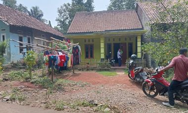 Rumah Pinggir Jalan Dekat Kampus UIN 2 Banten