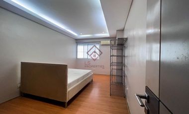 FOR RENT Newly Renovated and Spacious 3 Bedroom Unit in Platinum1000 in Greenhills near EDSA - RC40