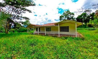 FINCA EN VENTA UBICADA EN LA VEREDA LAS ANGUSTIAS