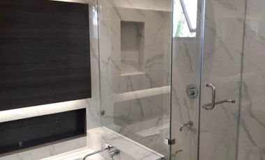 6 bedroom Modern design house for sale in Greenwoods Executive Village