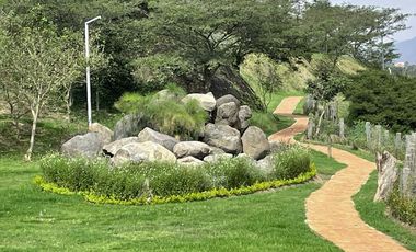 HERMOSO TERRENO DE VENTA EN LA QUINTA CUMBAYÁ!!