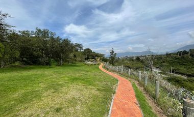 HERMOSO TERRENO DE VENTA EN LA QUINTA CUMBAYÁ!!