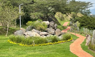 HERMOSO TERRENO DE VENTA EN LA QUINTA CUMBAYÁ!!