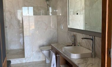 Oficina en Venta y Renta Downtown Santa Fe, AMUEBLADA única en su estilo NEGOCIABLE