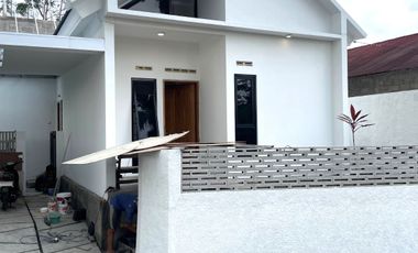 Rumah Baru dan Modern dekat Jalan Palagan Km 15
