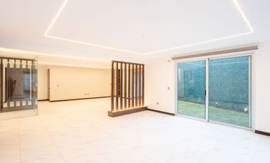 Casa en Venta de 5 recámaras con baño, Junto a Sonata Lomas de Angelópolis II