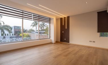 Casa en Venta de 5 recámaras con baño, Junto a Sonata Lomas de Angelópolis II