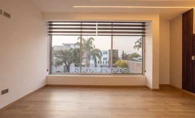 Casa en Venta de 5 recámaras con baño, Junto a Sonata Lomas de Angelópolis II