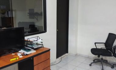 BODEGA CON DOBLE ALTURA, PROPIEDAD EN ESQUINA MUY CERCA DE LIBRAMIENTO A LAREDO