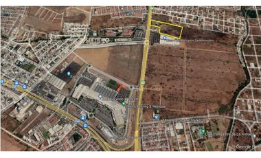Venta Terreno Comercial Vía Samborondón KM 11 Ecuador | 17.023m² Al Pie de Vía