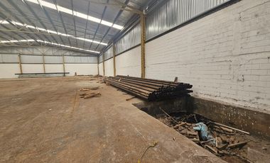 bodega amplia de 2,300m2 📍Ubicación: FRAMBOYANES ENTRE LAS TORRES Y ARRAYANES