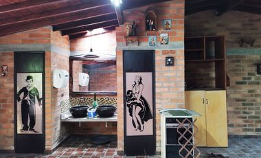 PR19554 Casa Comercial en arriendo en el sector Loma del Esmeraldal