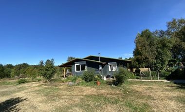 Z O N A S U R . C L   2 casas en Parcela   camino Villarrica Freire km 23 loteo con acceso al río