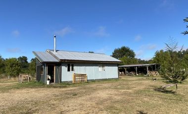 Z O N A S U R . C L   2 casas en Parcela   camino Villarrica Freire km 23 loteo con acceso al río