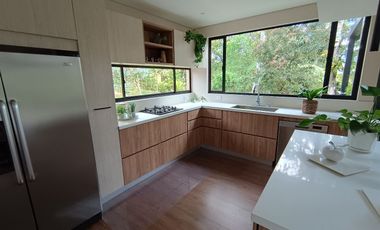 Beautiful One Level Home with Mountain Views Surrounded by Nature - Gated Community