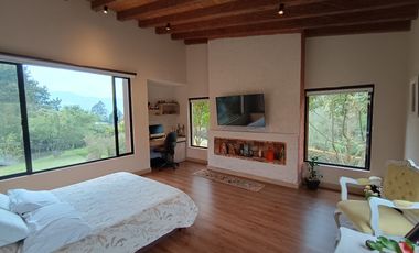 Beautiful One Level Home with Mountain Views Surrounded by Nature - Gated Community