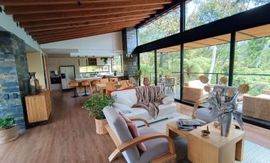 Beautiful One Level Home with Mountain Views Surrounded by Nature - Gated Community