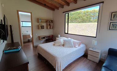 Beautiful One Level Home with Mountain Views Surrounded by Nature - Gated Community
