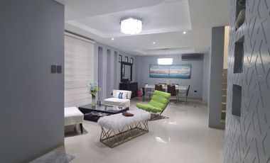 En venta lujosa y moderna casa amoblada en Isla Mocoli, Vía a Samborondón