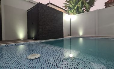En venta lujosa y moderna casa amoblada en Isla Mocoli, Vía a Samborondón