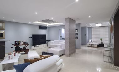 En venta lujosa y moderna casa amoblada en Isla Mocoli, Vía a Samborondón